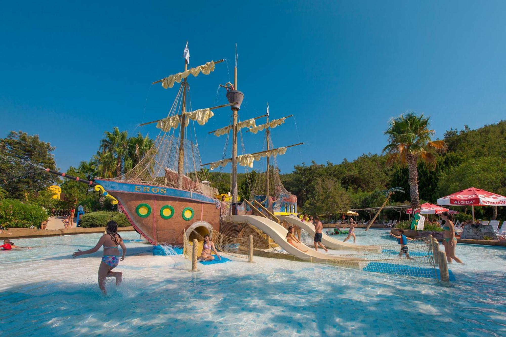 Aqua Fantasy Aquapark Hotel & Spa Kusadasi Exterior photo